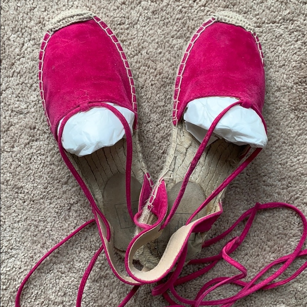 Gap suede hot pink fuchsia lace up espadrilles